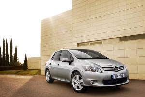 Toyota Auris 2010 года